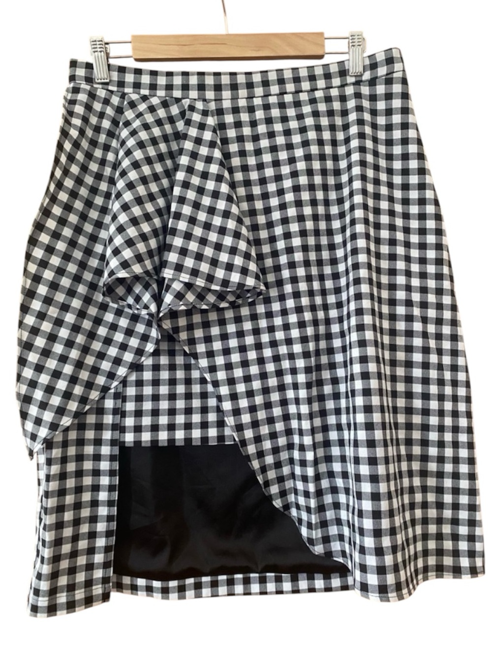 By Egreis Gingham Asymmetrical Ruffle Skirt Black White Tulip Hem Size L